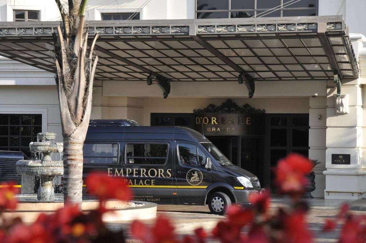 Peermont Metcourt Suites At Emperors Palace Kempton Park Esterno foto