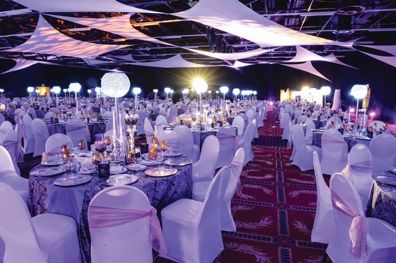 Peermont Metcourt Suites At Emperors Palace Kempton Park Esterno foto