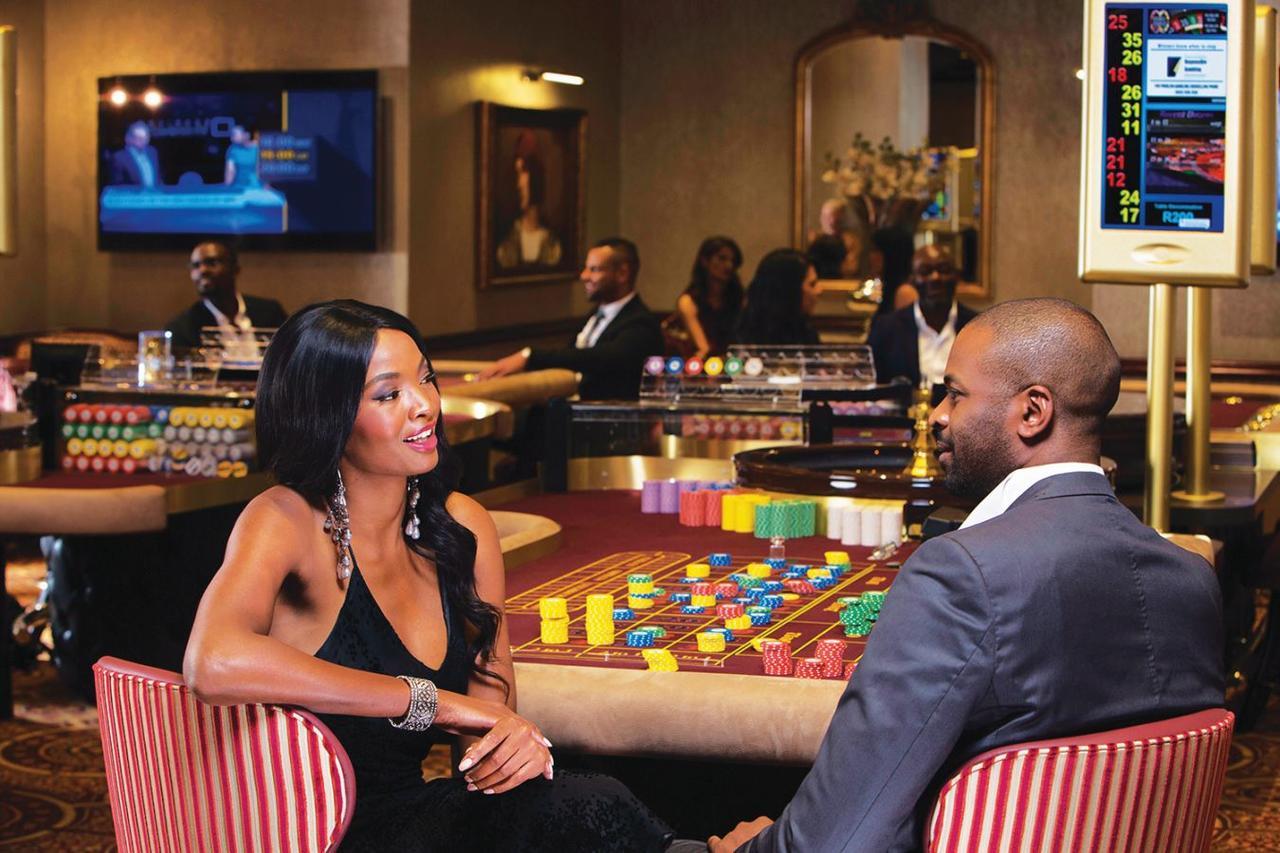 Peermont Metcourt Suites At Emperors Palace Kempton Park Esterno foto