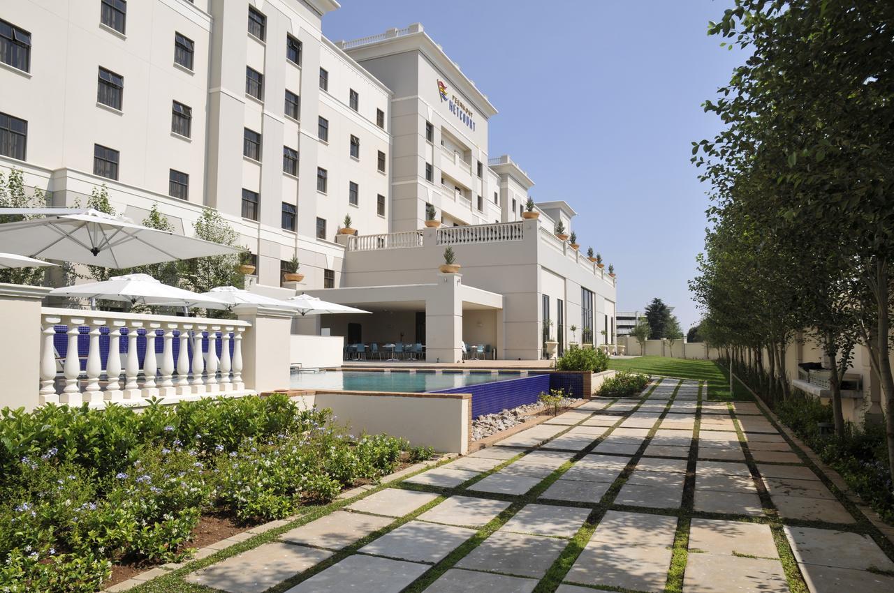 Peermont Metcourt Suites At Emperors Palace Kempton Park Esterno foto